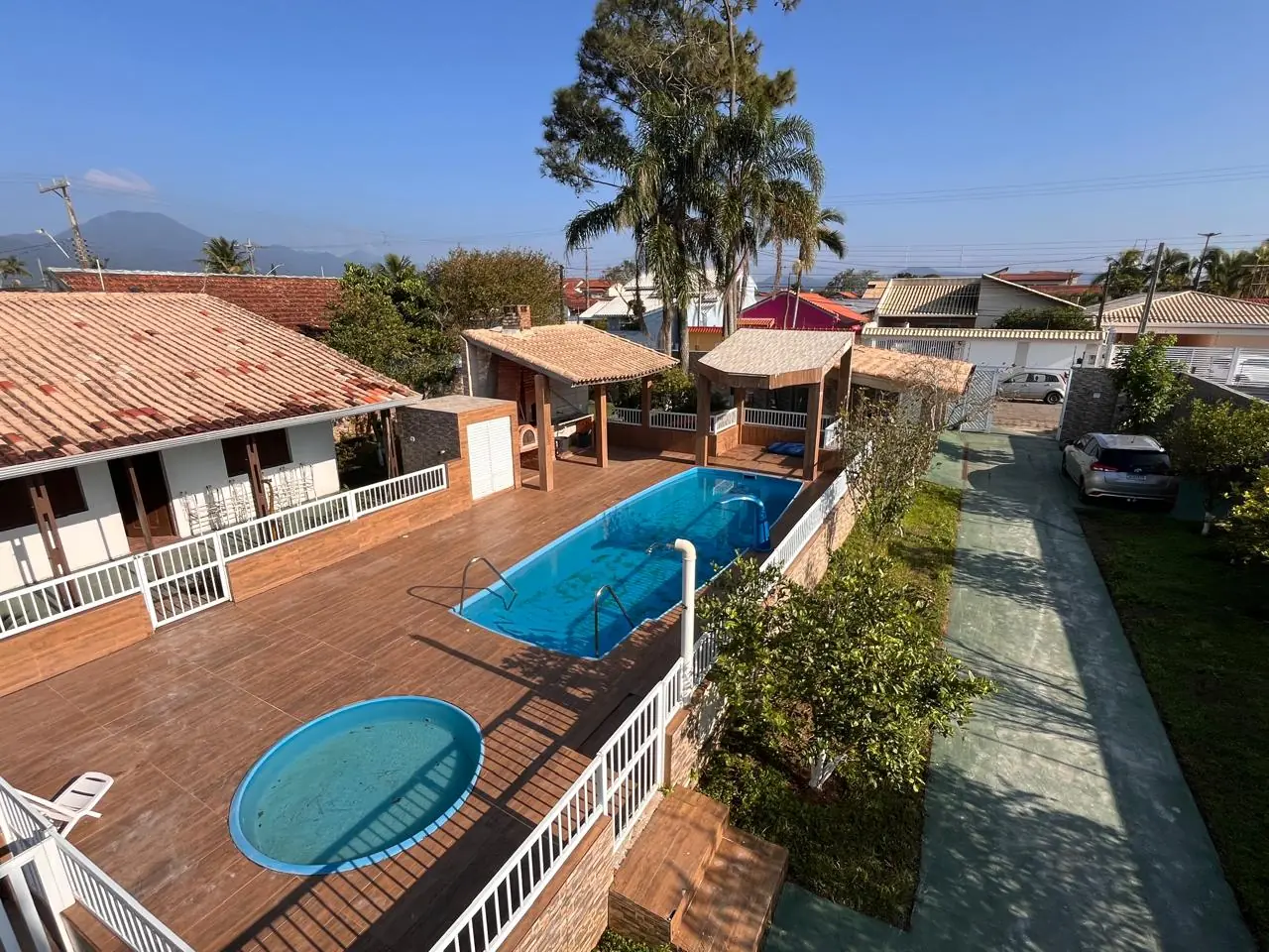 Área de convivência com piscina